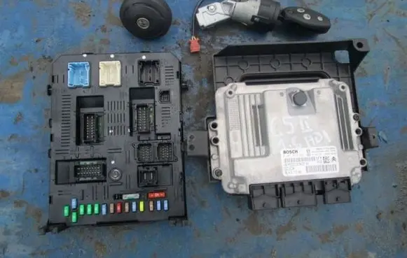 Engine ECU kit and lock set