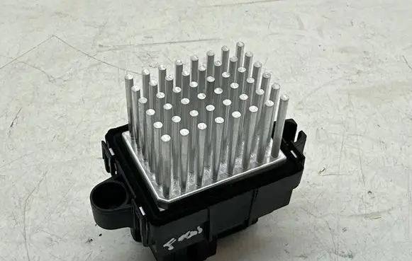 Ford Focus Heater blower motor/fan resistor G3GH19E624AA