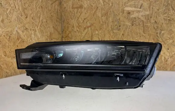 Skoda Octavia Mk4 Headlight/headlamp 5E4941015 KTK8229