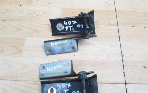 Peugeot 407 Tailgate/trunk/boot hinge 9687860480