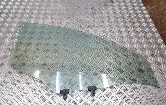 Nissan Qashqai Front door window glass four-door e243r000929