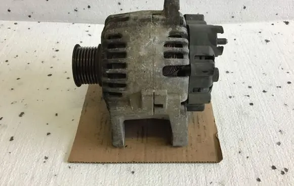 Renault Megane II Generator/alternator 8200495294