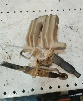 Skoda Octavia Mk2 (1Z) Rear brake caliper