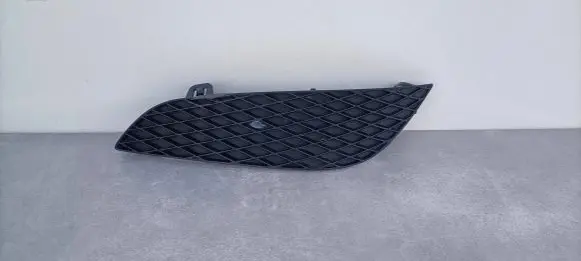Opel Astra H Front bumper lower grill 13225762