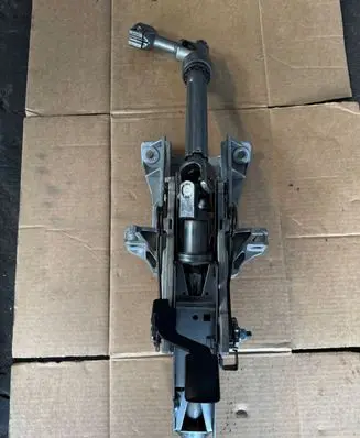 Steering wheel axle set