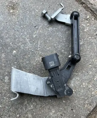 BMW X5 G05 Front height sensor lever 6895467