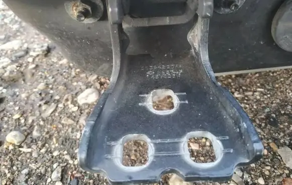 Jeep Grand Cherokee (WK) Rear door lower hinge