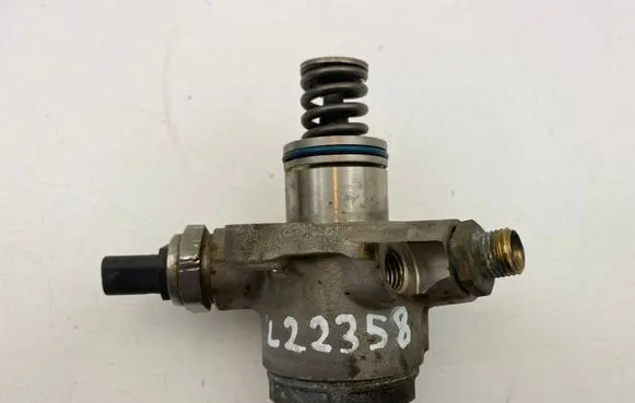 Audi A6 S6 C7 4G Fuel injection high pressure pump 079127025AE 100913 1445186