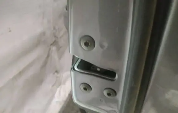 Suzuki Grand Vitara II Front door lock