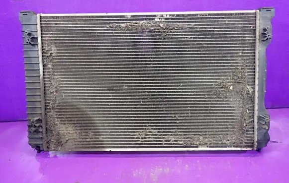 Audi A4 S4 B7 8E 8H Coolant radiator 