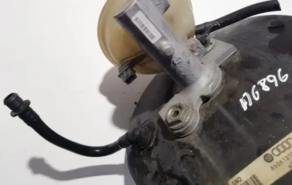 Audi A4 S4 B5 8D Master brake cylinder