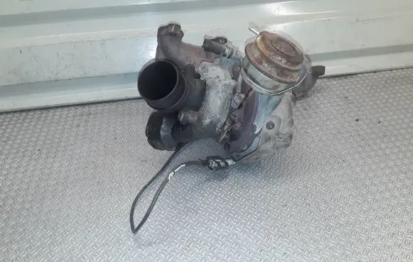 Volkswagen PASSAT B6 Turbo 03g253016h