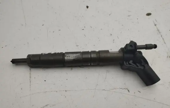 Mercedes-Benz CLS C218 X218 Fuel injector A6420701187 0445116026