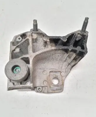 Volvo XC70 Engine mounting bracket 6G926F030BA 30681951