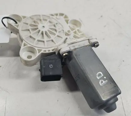 Mercedes-Benz C W203 Front door window regulator motor A2118201742