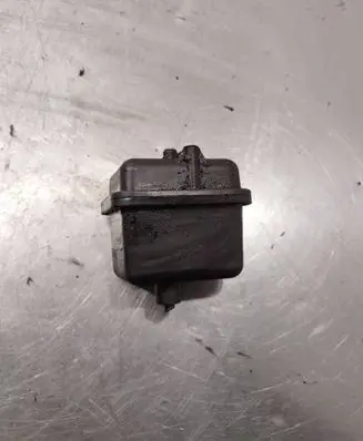 Volkswagen PASSAT B6 Vacuum air tank 03G129808
