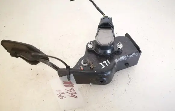 Toyota Avensis T250 Accelerator throttle pedal 8928152011 89281-52011
