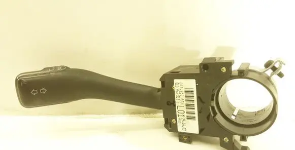 Volkswagen PASSAT B5.5 Indicator stalk 8L0953513G 5575