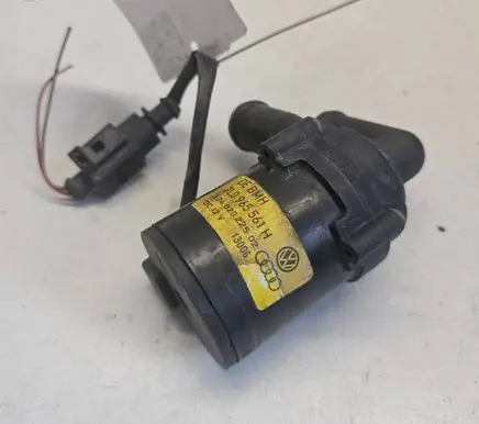 Audi Q7 4L Electric auxiliary coolant/water pump 7L0965561H