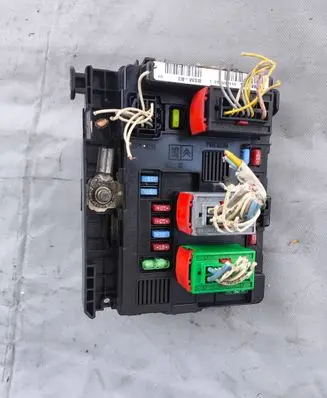 Citroen C3 Fuse module 9650618480
