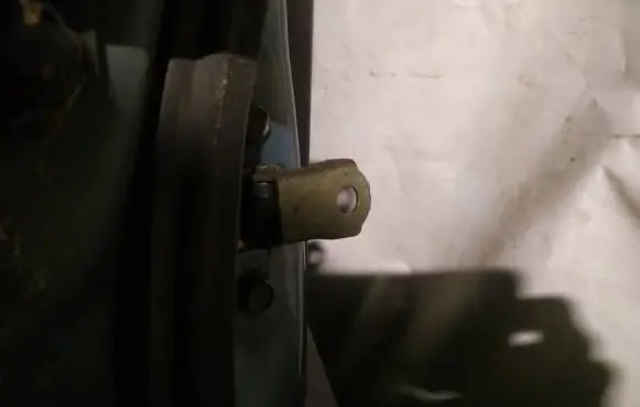 Nissan Primera Front door check strap stopper 