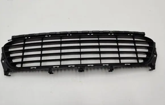 Renault Fluence Front bumper lower grill 622545428R