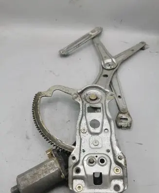 Mercedes-Benz E W210 Front door window regulator with motor 0130821670