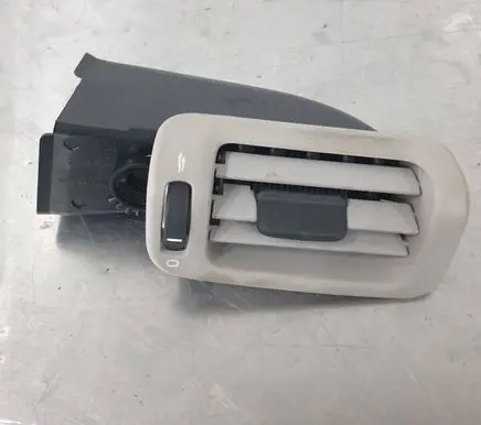 Rear air vent grill