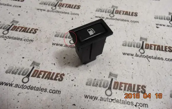 Toyota Avensis T250 Fuel tank opening switch 156795