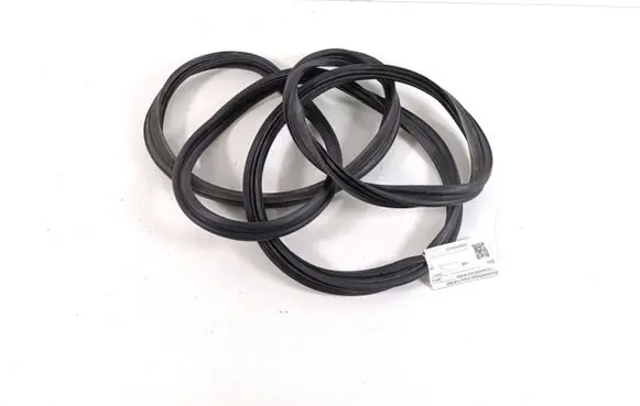 Mitsubishi Eclipse Cross Trunk rubber seal (body) 5815A131