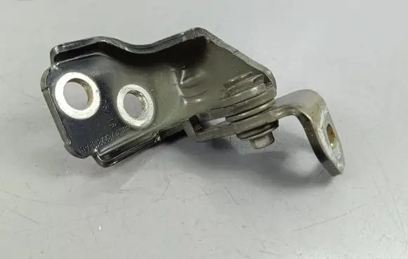 Ford Ecosport Front door lower hinge BB587822810AH
