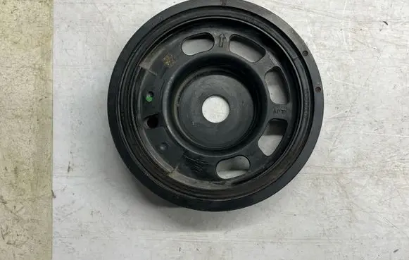 Volkswagen T-Cross Crankshaft pulley 04C105243