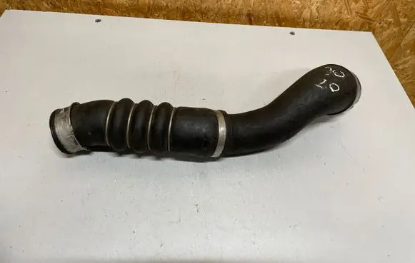 BMW 1 E82 E88 Intercooler hose/pipe 8511739