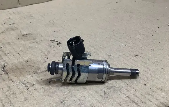 Fuel injector