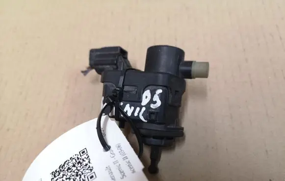 Headlight level adjustment motor