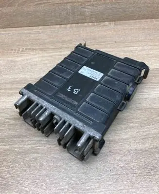Volkswagen PASSAT B3 Engine control unit/module ECU 893907404F 0261200228