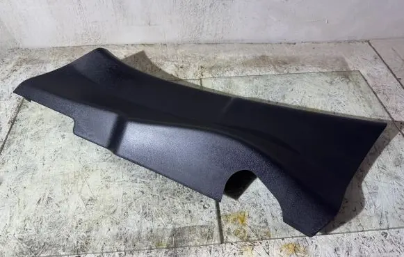 Volvo V40 (C) pillar trim 31305359