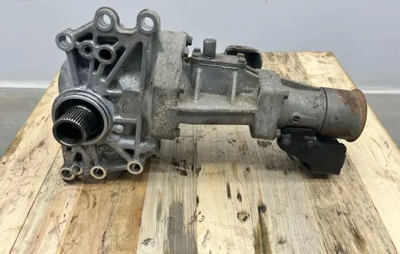 Mitsubishi Outlander Gearbox transfer box case 067023
