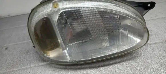 Opel Corsa B Front reflector 