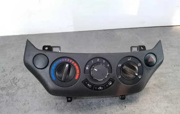 Chevrolet Aveo Climate control/heater control trim