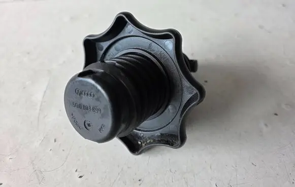 Audi A3 S3 8V Spare wheel bolt 5Q0803899
