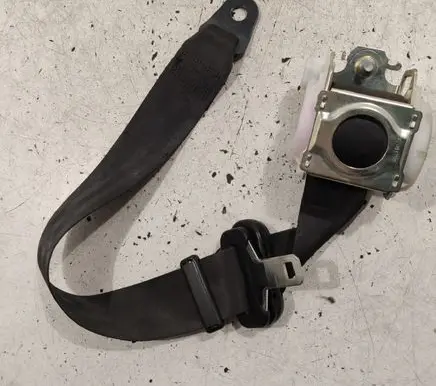 Citroen C4 Grand Picasso Middle seatbelt (rear) 9654437877