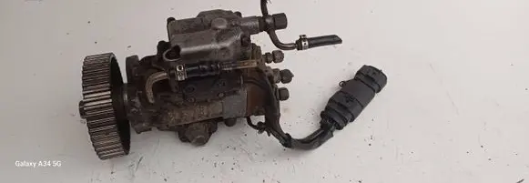 Audi A4 S4 B5 8D Fuel injection high pressure pump 028130111A