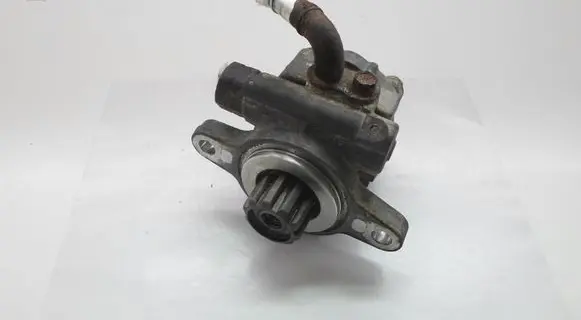 Toyota Hilux (AN10, AN20, AN30) Power steering pump 201A372 GBJ04760 1KDFTV