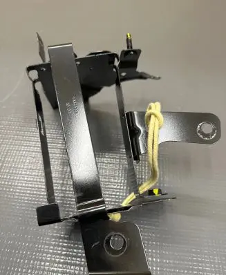 Battery bracket