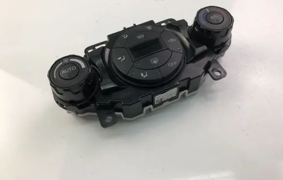 Ford Fiesta Climate control unit 8A6T18C612
