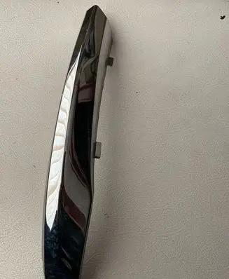 Dodge Durango Front fog light trim/grill 05113737AB