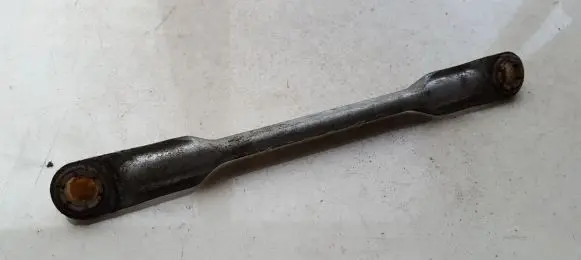 Toyota Corolla Verso AR10 Front wiper linkage and motor