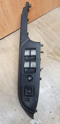 Honda CR-V Wing mirror switch S9AJ011M1