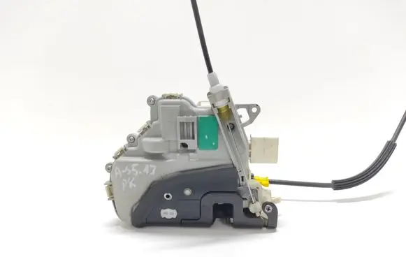 Audi S5 Front door lock 8J1837015